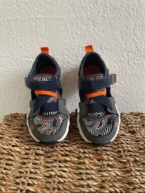 size 10 Kids sandals, water shoes Merrell